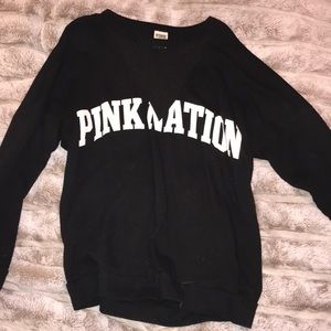 Long Sleeve crewneck. Super comfortable & cute!